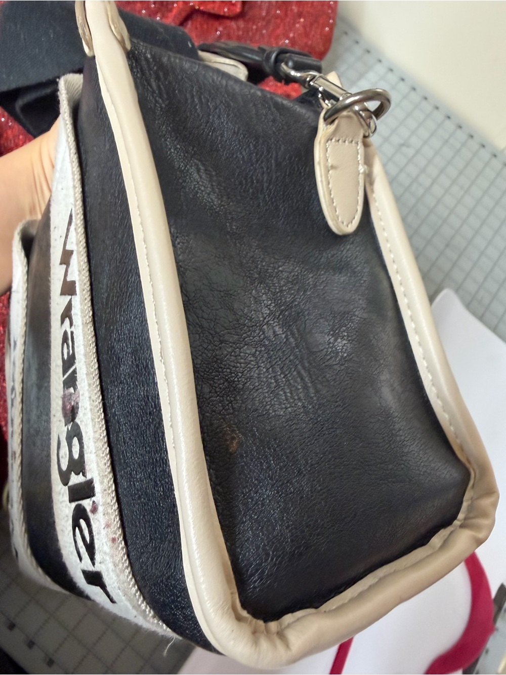 Wrangler Black and Cream Crossbody Tote - Picture 10 of 16